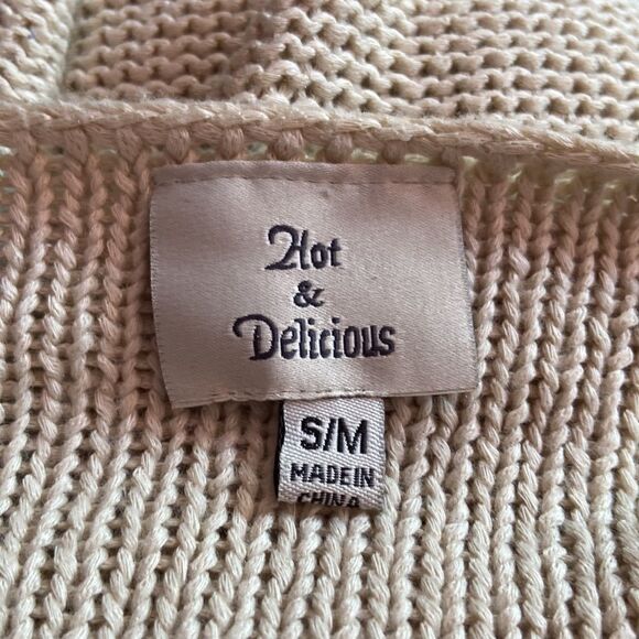 Hot & Delicious Women’s Beige Sweater Size S/M Long Sleeve Bronze Embellished - Picture 3 of 3